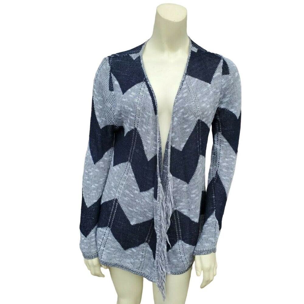 Vanity Top Size M Womens Black Gray Aztec Long‎ Sleeve Cardigan